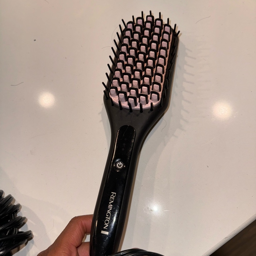 Comb flat iron